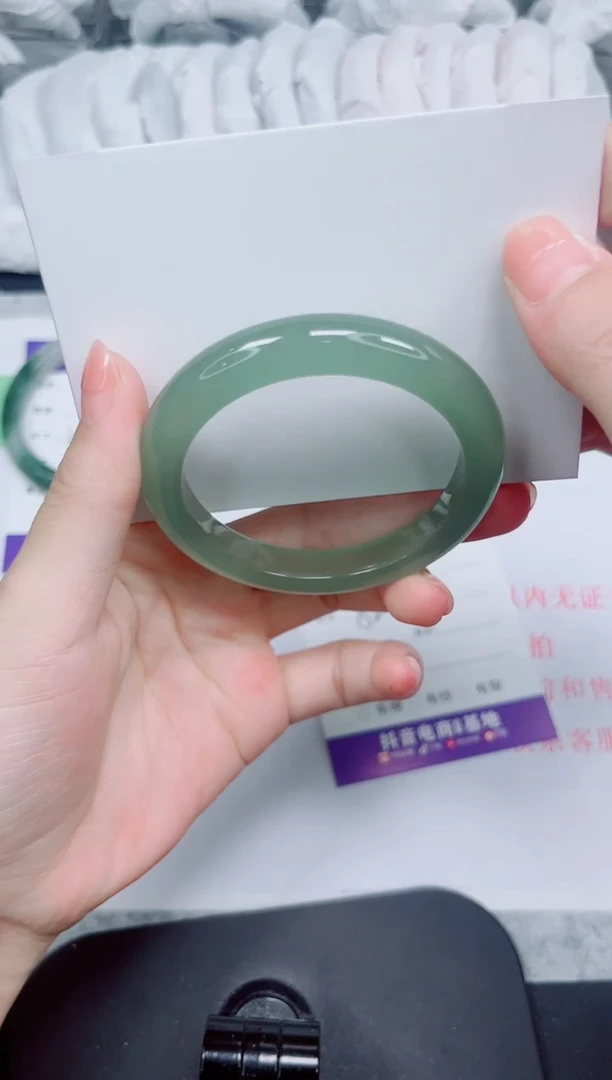 石英质玉手镯未镶嵌127-52