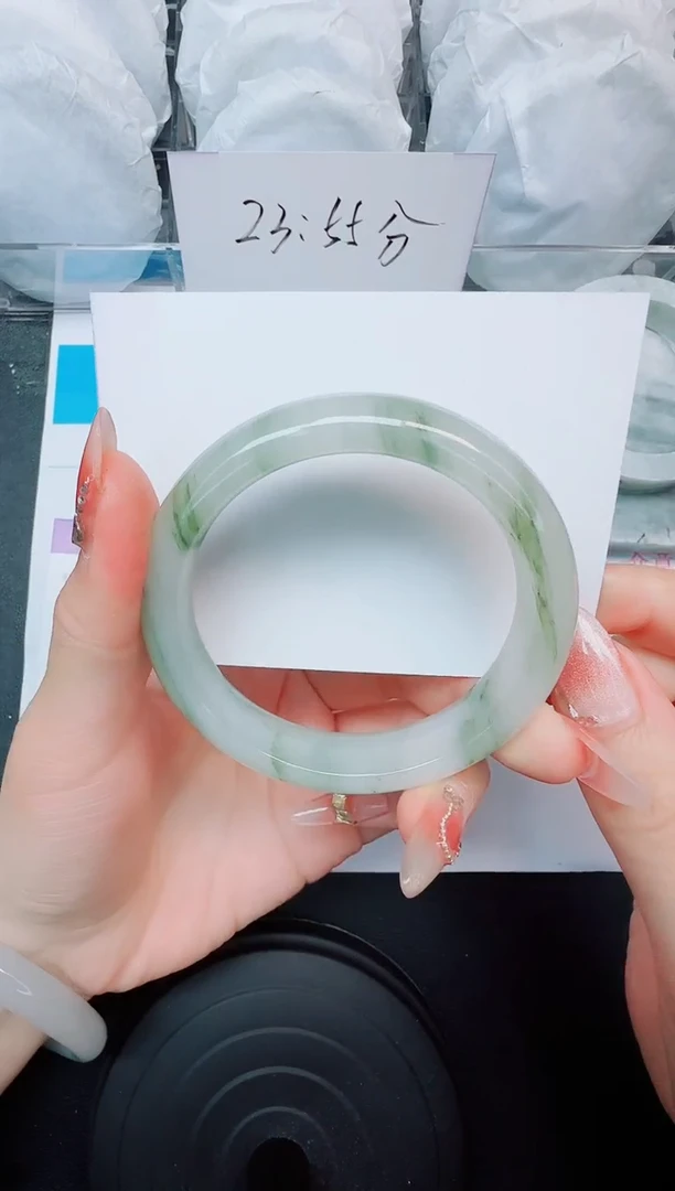 石英质玉手镯未镶嵌19/56.8