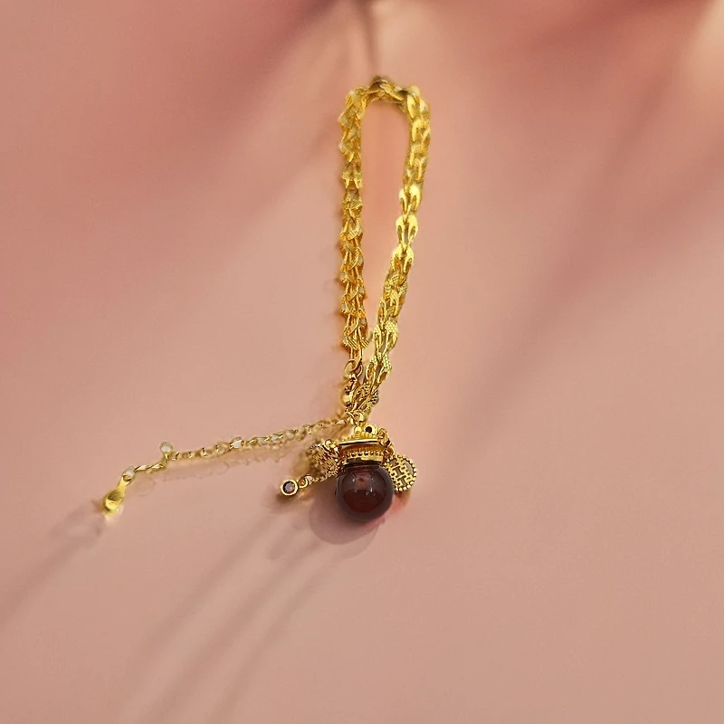 【顾佳珠宝】【证书+礼盒】精美气质合金镶嵌琥珀蓝珀凤尾手链BS11772