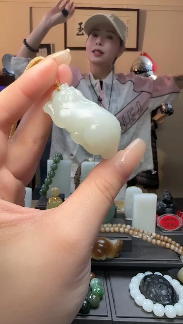 和田玉未镶嵌颈饰白玉貔貅吊坠