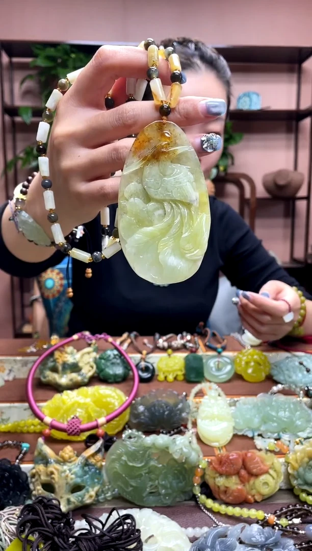 未镶嵌岫玉吊坠·