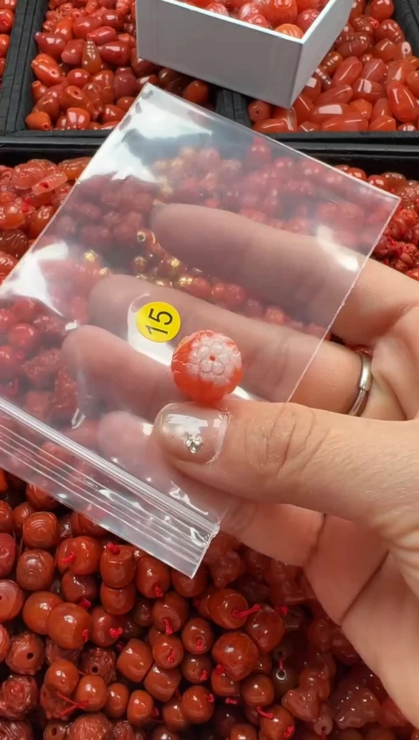 【闪购商品】南红玛瑙颈饰未镶嵌1