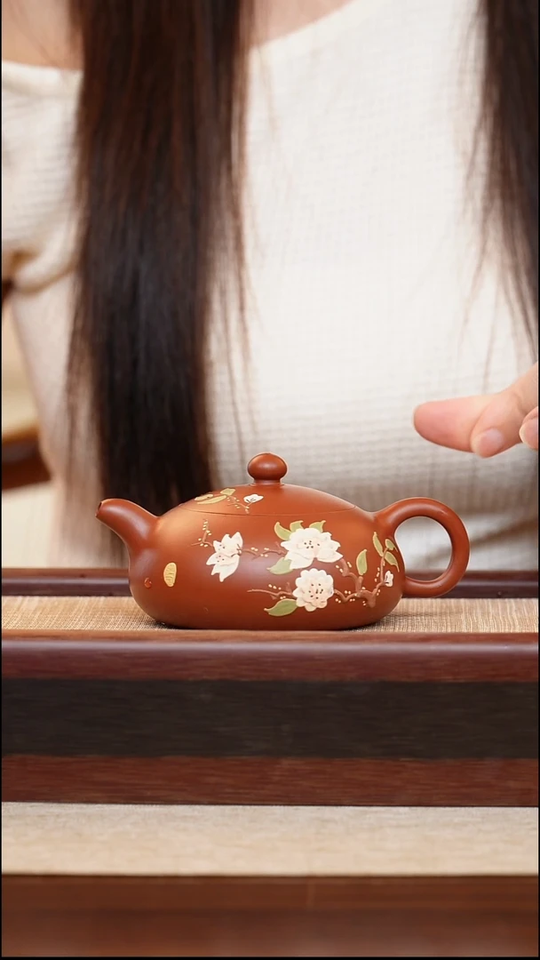 紫砂壶朱泥带泥绘半月