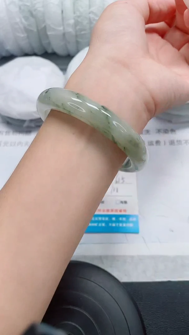 未镶嵌手镯石英质玉147-62/63