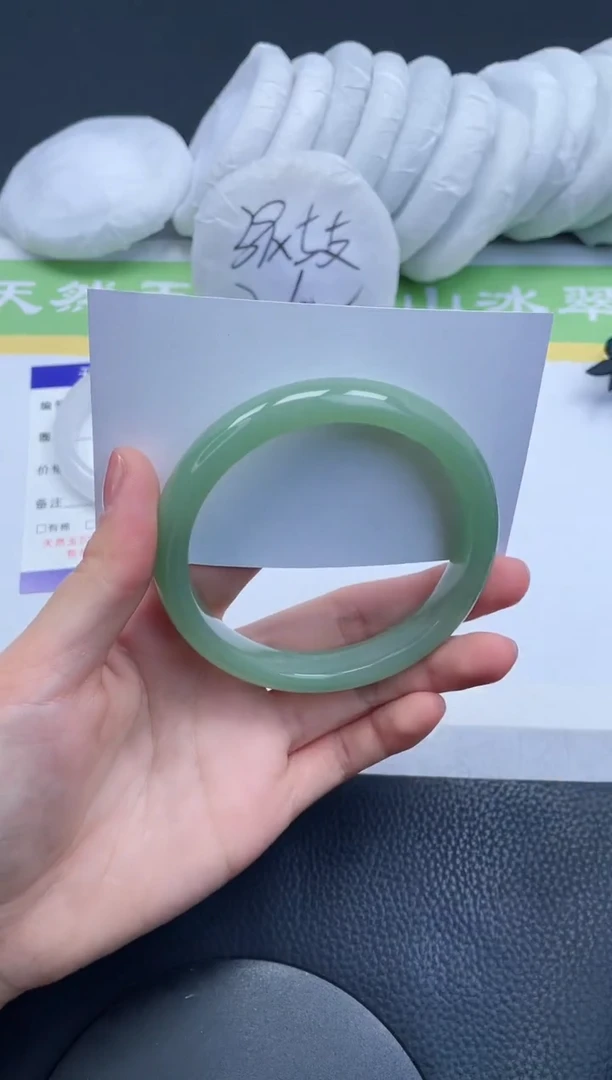 【闪购商品】石英质玉手镯未镶嵌A172-62+