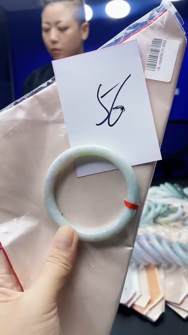 翡翠手镯未镶嵌天然A货翡翠66
