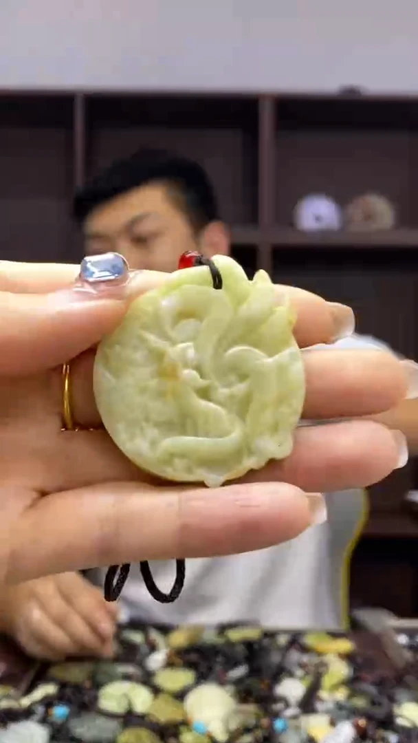 未镶嵌岫玉挂件