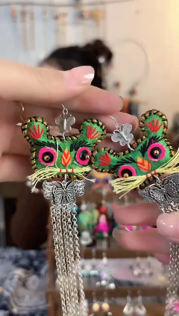 织绣彩云南阁非遗老绣饰品212