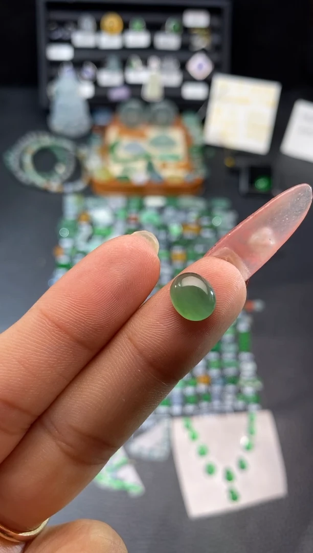 【闪购商品】翡翠挂件未镶嵌蛋面