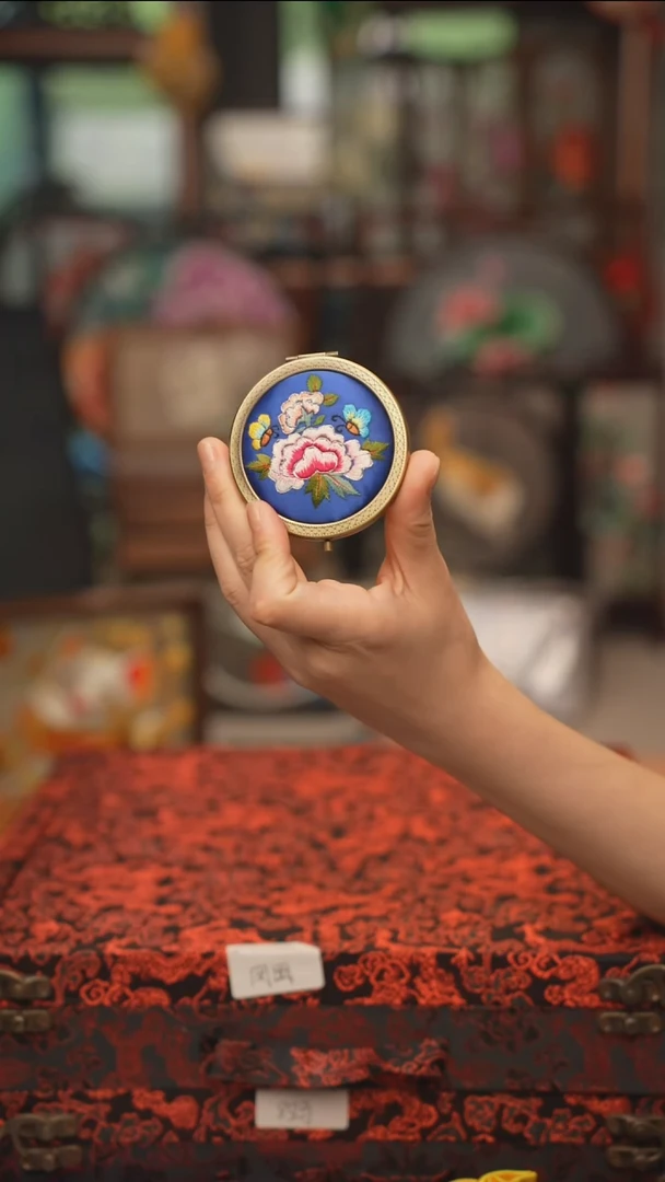 扇子绣花吊坠非遗