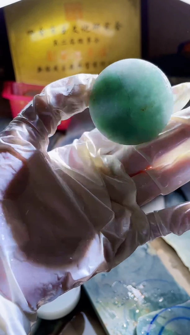 翡翠挂件未镶嵌  A货曹璀276