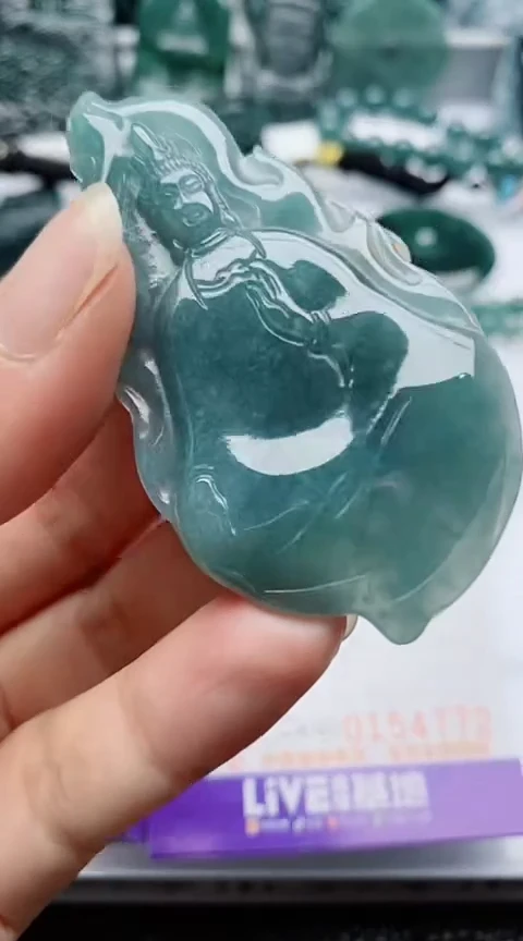 翡翠未镶嵌颈饰