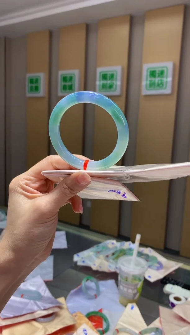 翡翠手镯未镶嵌227圈口55.3