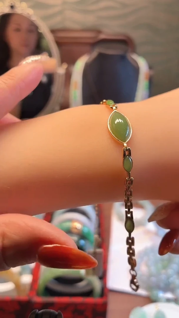 未镶嵌手链和田玉手链