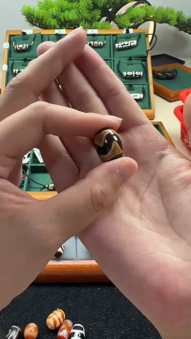 玛瑙/玉髓（覆膜）颈饰未镶嵌41.（微瑕随机发货）