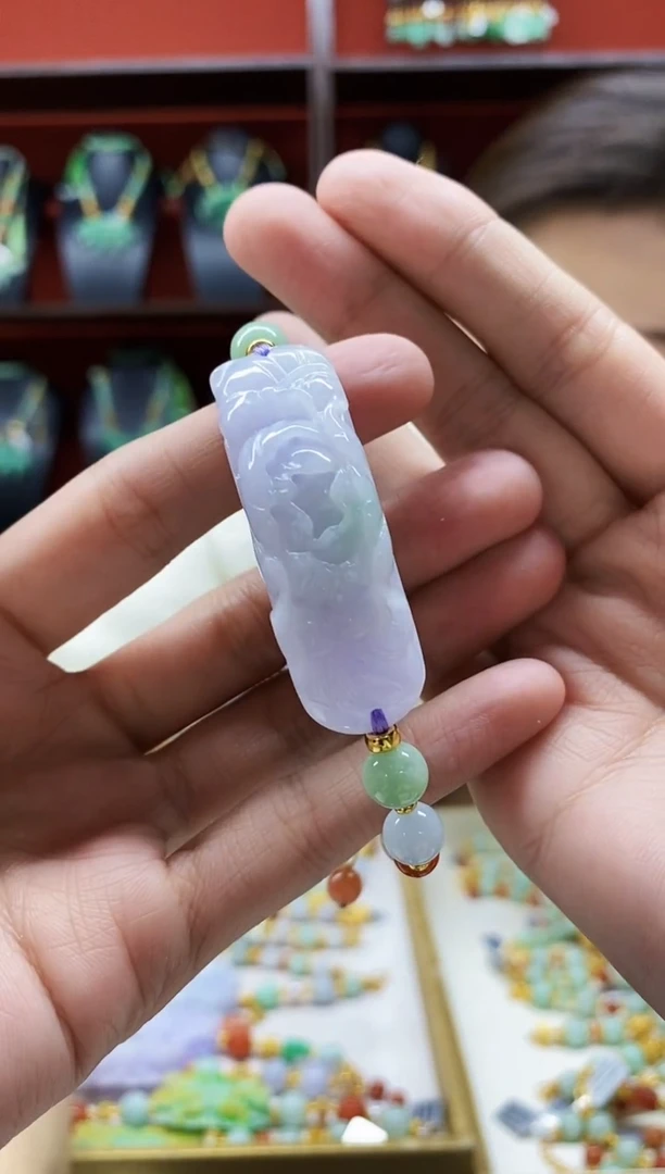 颈饰未镶嵌翡翠手串