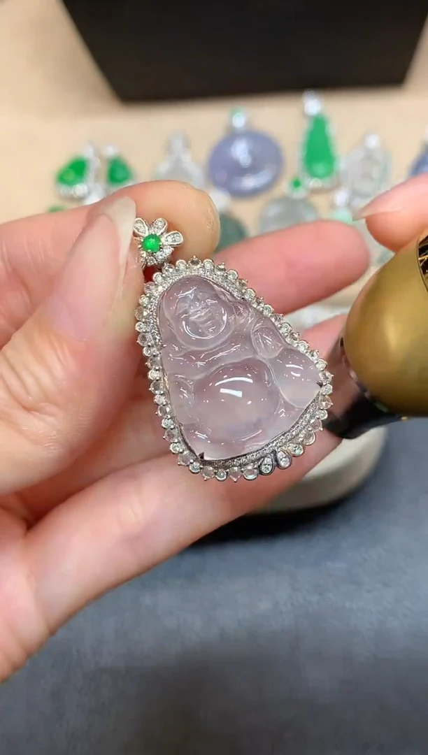 颈饰18K金镶嵌翡翠布袋佛【无服务费