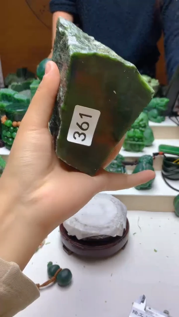 未镶嵌和田玉（碧玉）珠宝半成品0