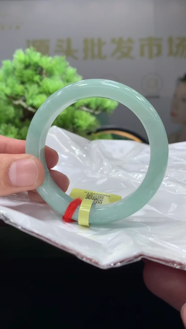 未镶嵌手镯翡翠翡翠手镯