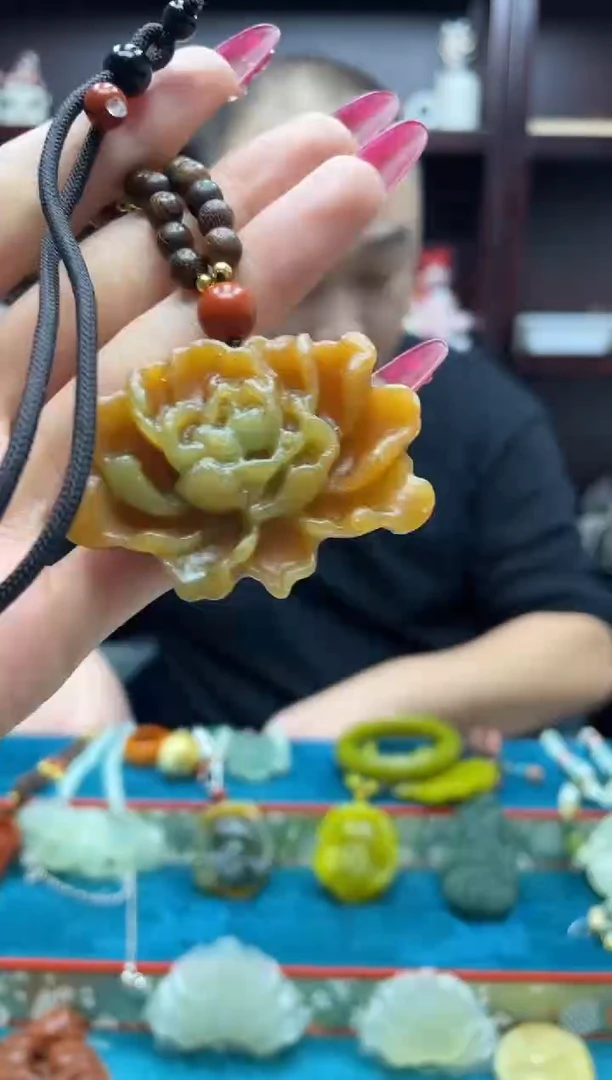未镶嵌岫玉吊坠·