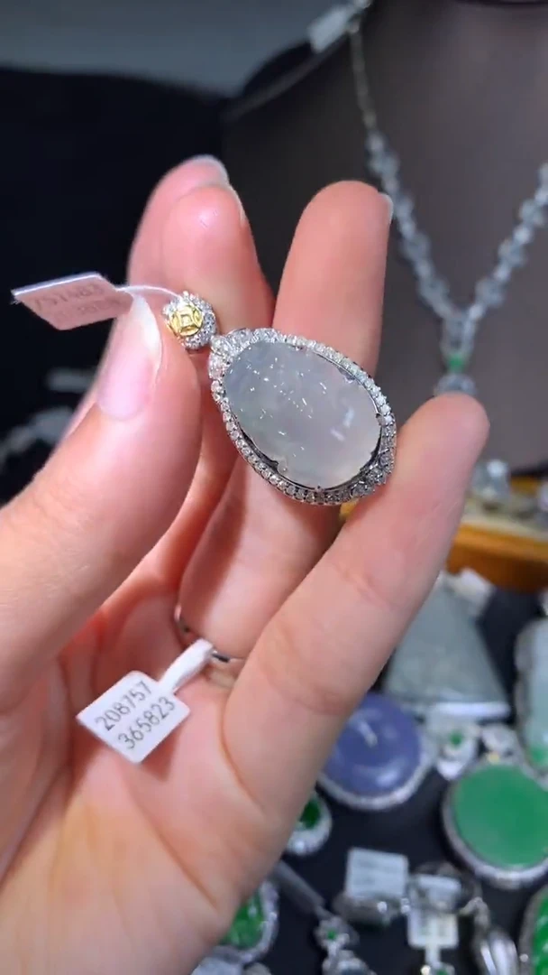 吊坠(不含链)18K金镶嵌翡翠吊坠