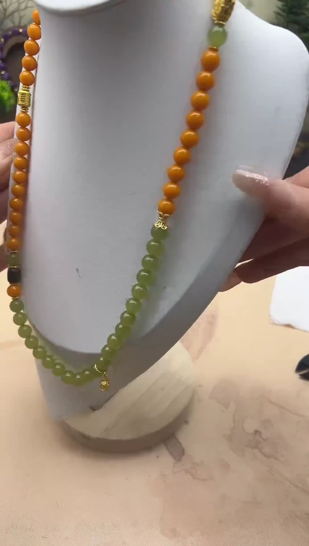 蜜蜡颈饰未镶嵌1