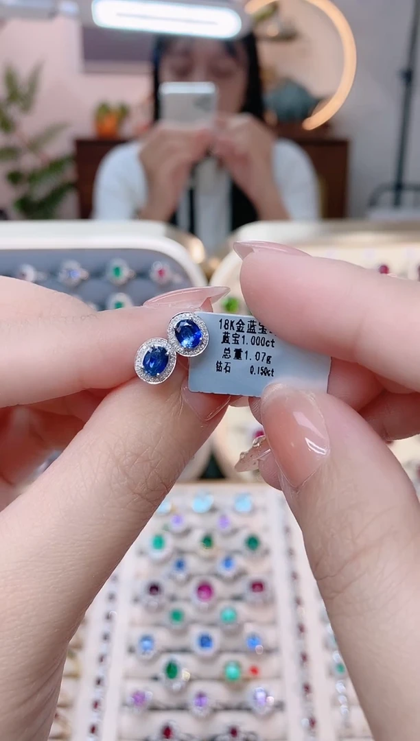 【闪购商品】蓝宝石18K金耳饰18K金镶嵌.
