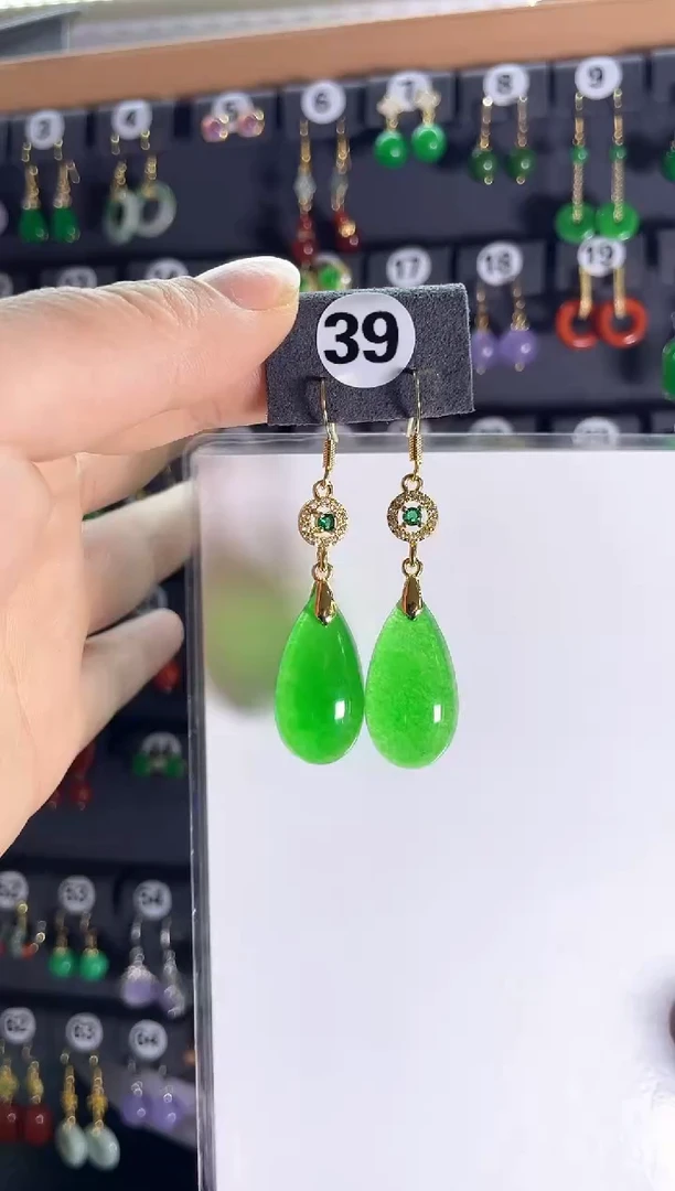 【闪购商品】翡翠耳饰银S925镶嵌39....