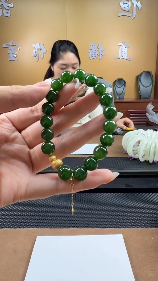 颈饰未镶嵌和田玉手串8mm