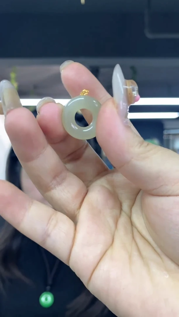 颈饰18K金镶嵌和田玉多样性发其一颜色微差