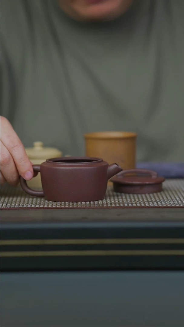 茶壶紫砂半手底槽清小汉瓦150cc