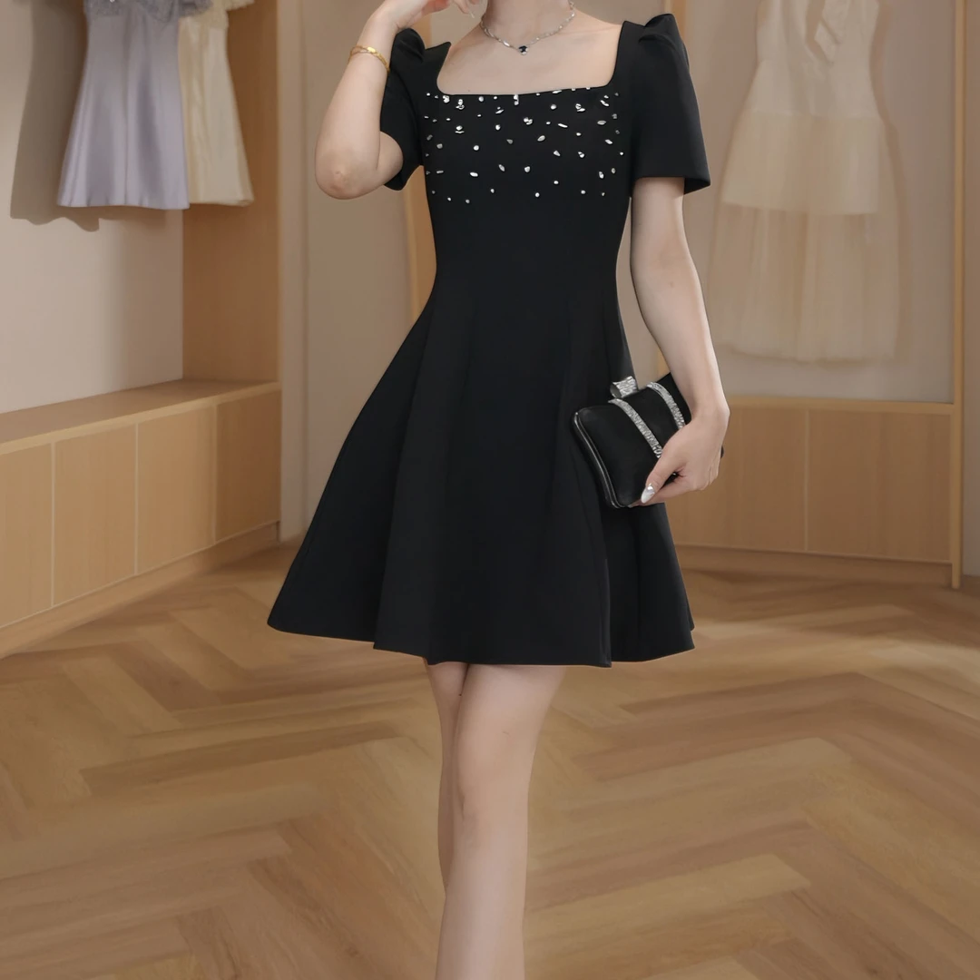 2025夏装新款轻奢名媛气质百搭收腰显瘦黑色小众连衣裙9017