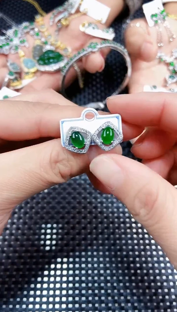 【闪购商品】翡翠耳饰未镶嵌111111111
