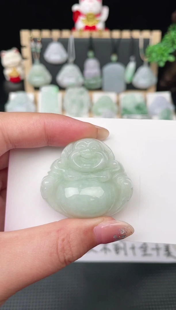 翡翠未镶嵌颈饰佛公
