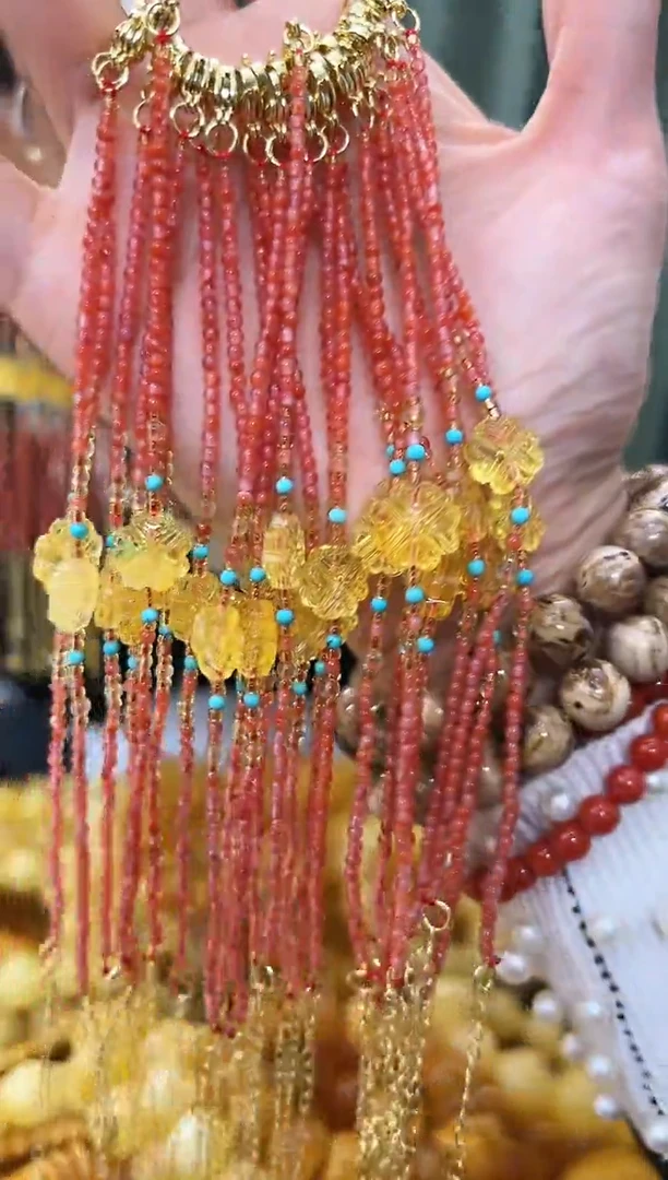 【闪购商品】琥珀裸石未镶嵌蜜蜡手链多样性发其中一件