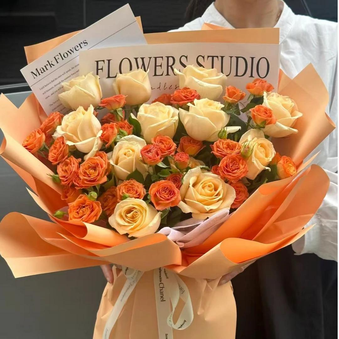 套餐06  香槟玫瑰10支+橙芭比泡泡5支+橙色六出花一把