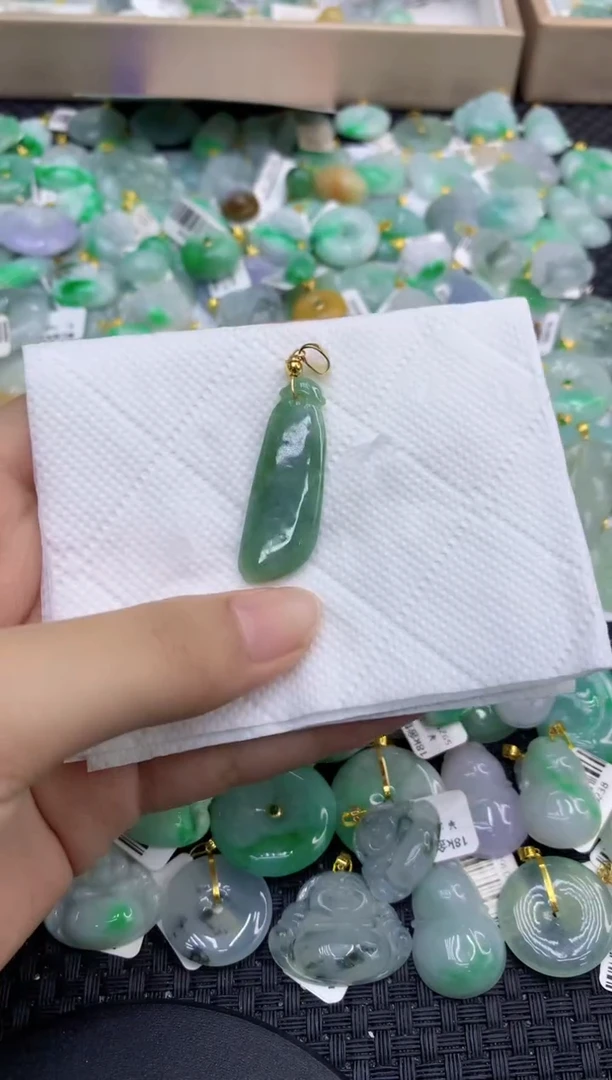 颈饰未镶嵌翡翠天然缅甸A货翡翠