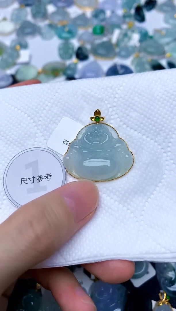 颈饰18K金镶嵌翡翠天然A货翡翠