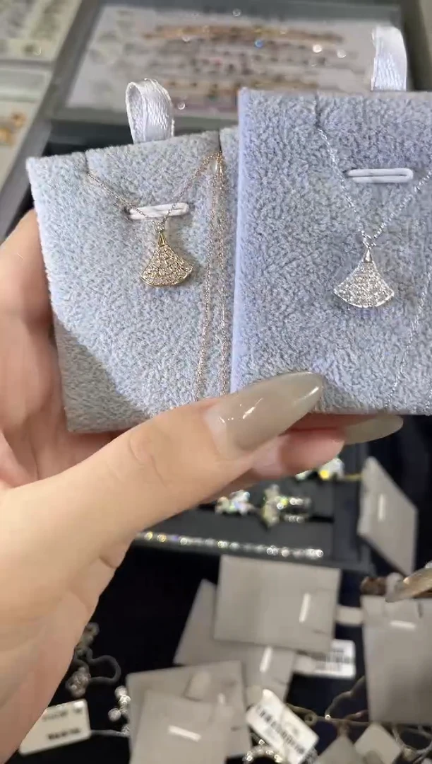 18K金镶嵌项链钻石颜色备注 多样性发一  JZ