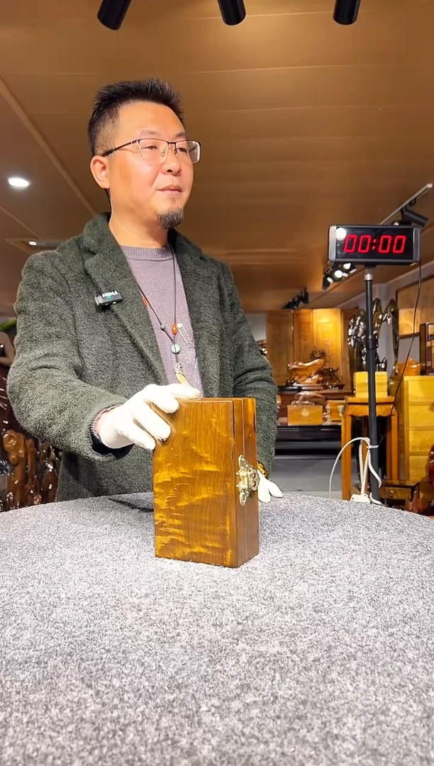 金丝楠￥***狼金丝楠木