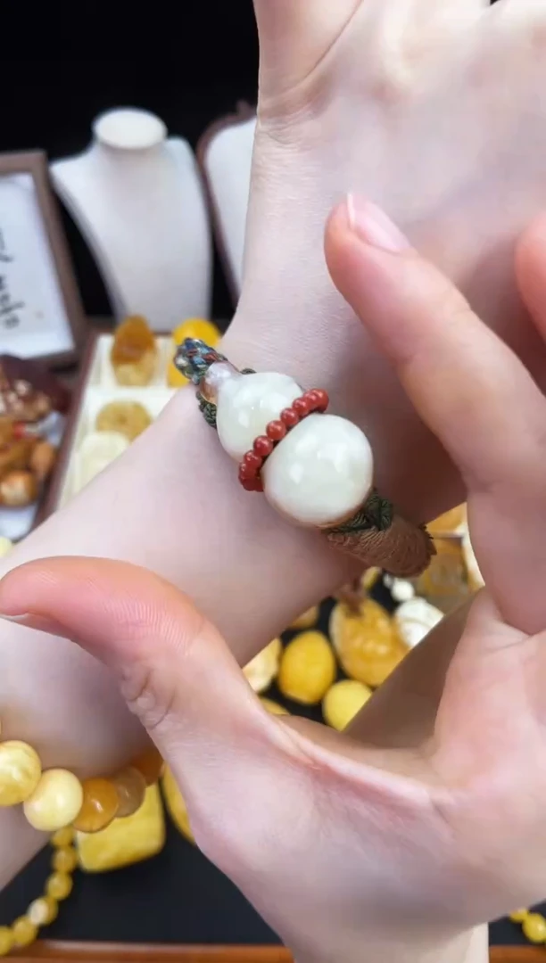 琥珀未镶嵌珠宝奇石柒月