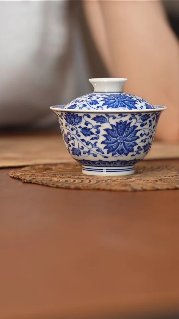 杯尚镇雅器青花缠枝