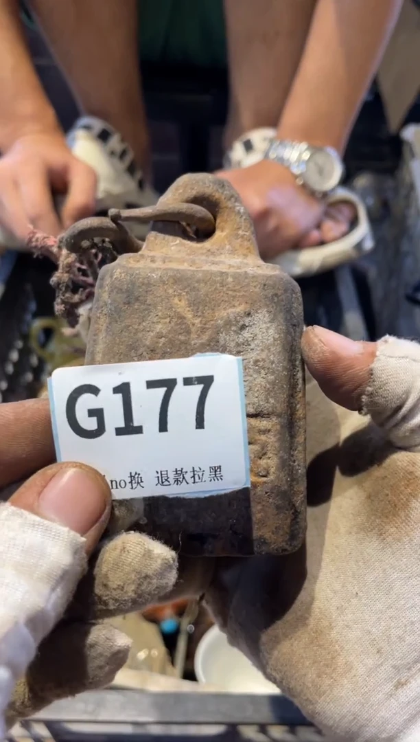 瓷片半*闲表弟直播链接火爆火爆