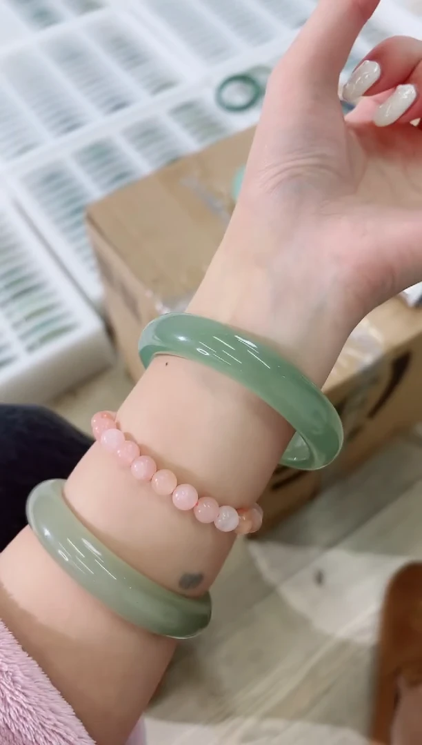 未镶嵌手镯石英质玉9-62D