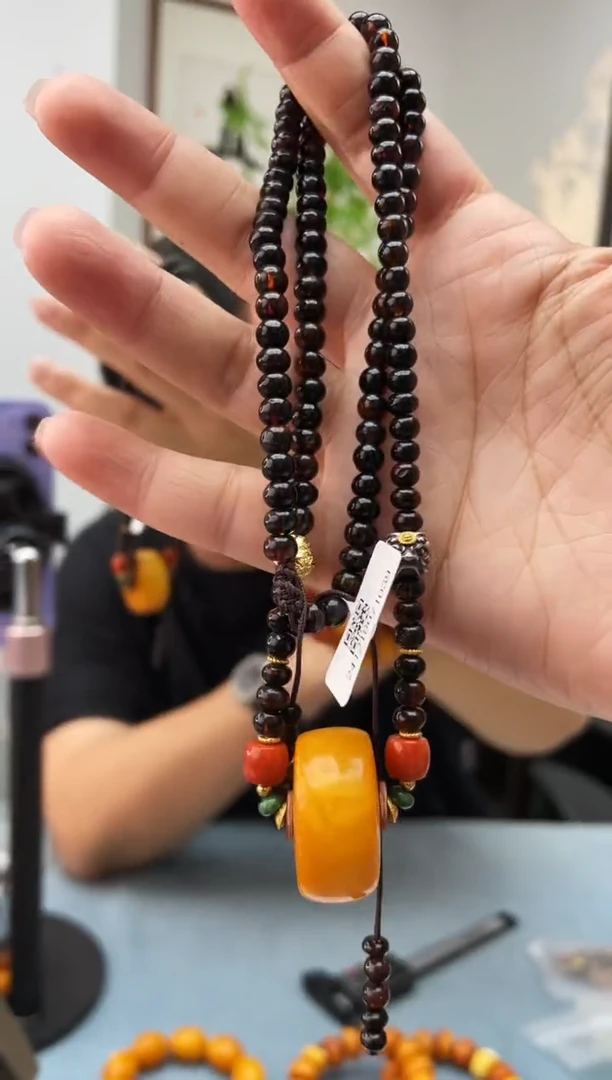 未镶嵌琥珀珠宝奇石项链