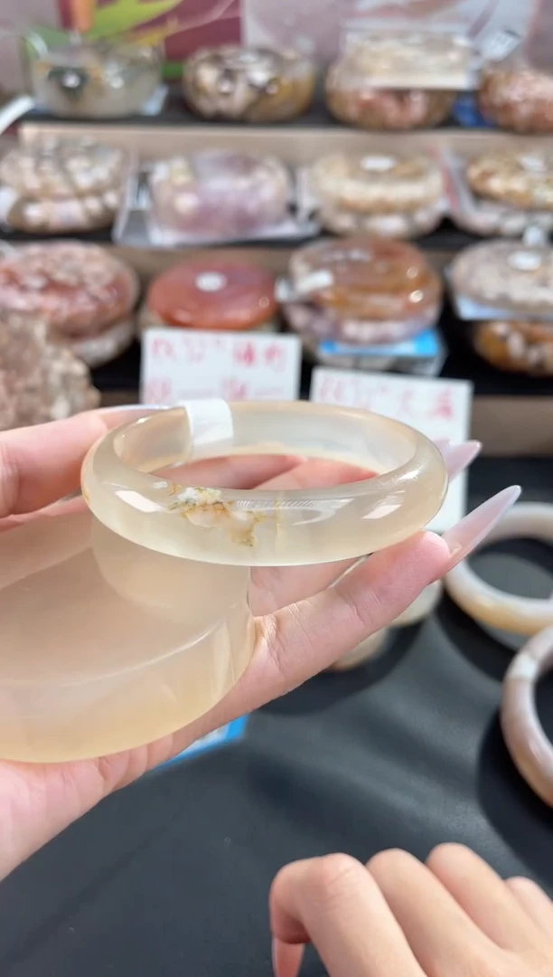 未镶嵌手镯石英质玉梧****志60