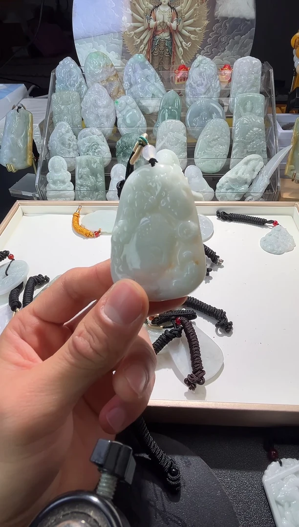 颈饰未镶嵌翡翠1