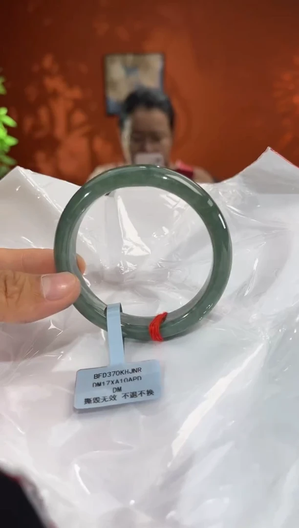 未镶嵌手镯翡翠翡翠手镯