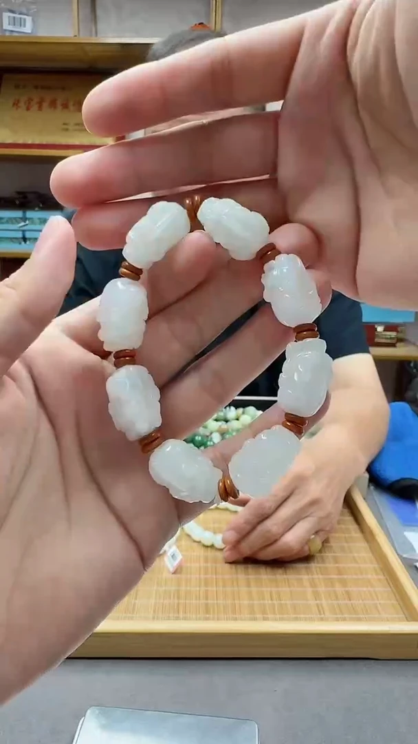 和田玉未镶嵌手链1