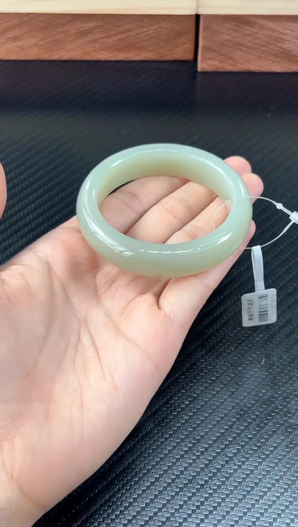 未镶嵌手镯和田玉且末微色差近矿53+sM